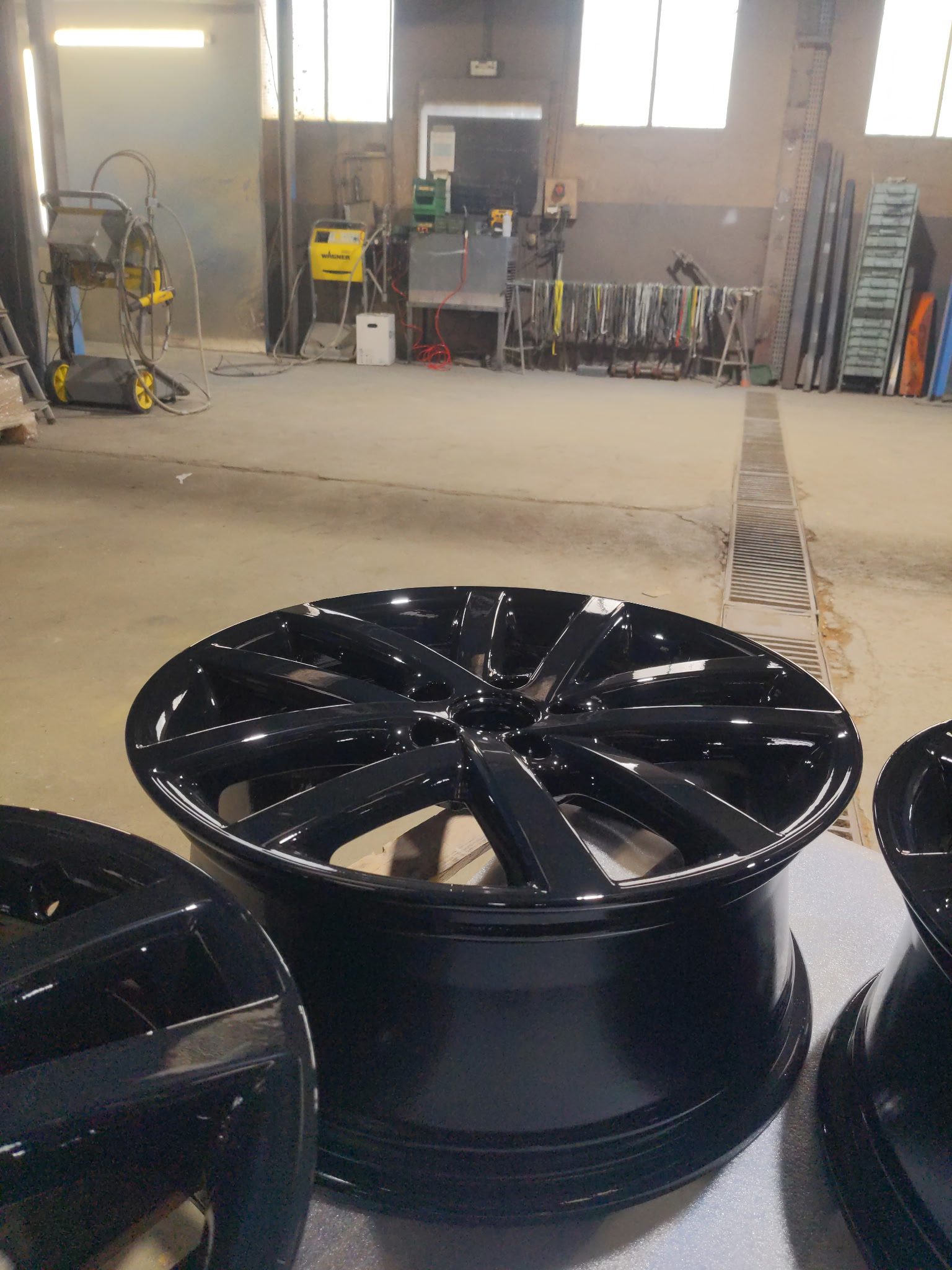 Jantes aluminium noir brillant